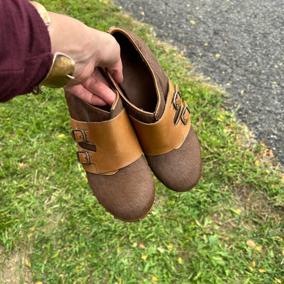 UGG high heel animal fur shoes - Picture 3 of 3